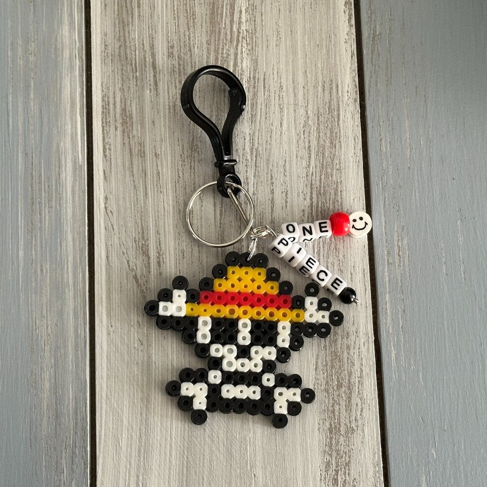 NEW One Piece Keyring Backpack Belt Loop Handbag Clip Luffy Straw Hat Skull